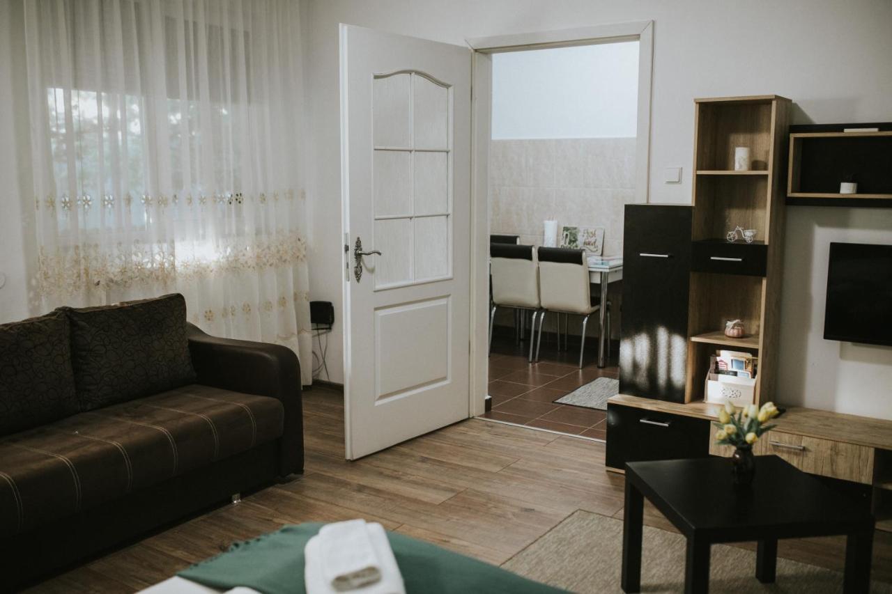 Mateas Apartament Apartment Oradea Exterior photo
